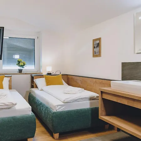 By We Rent 滨湖采尔